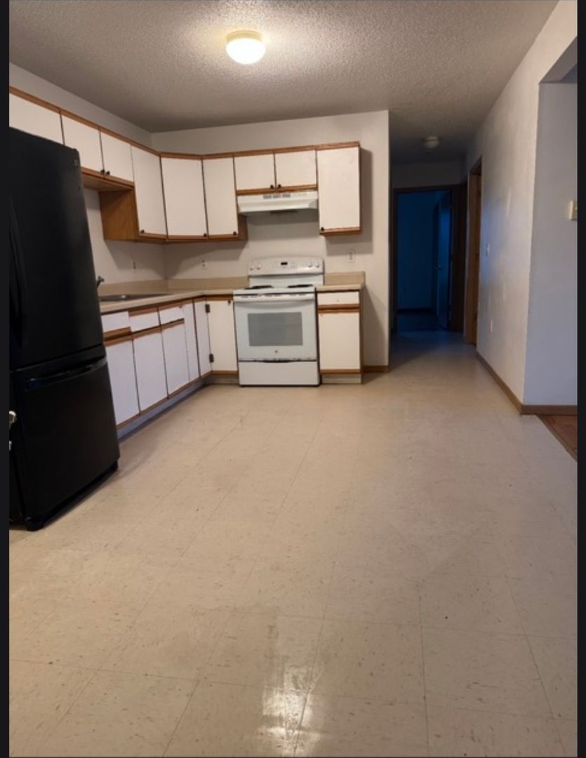 Postville Apartment: 425 States Drive