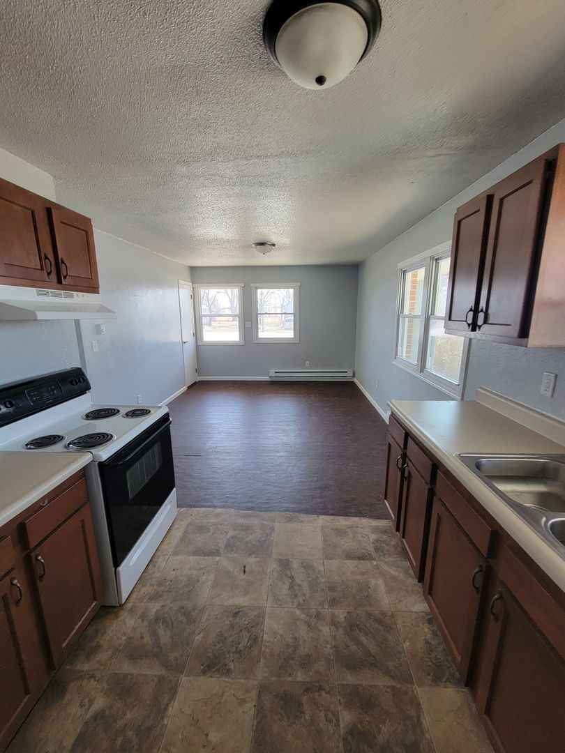 Bayard Apartment: 101 Main