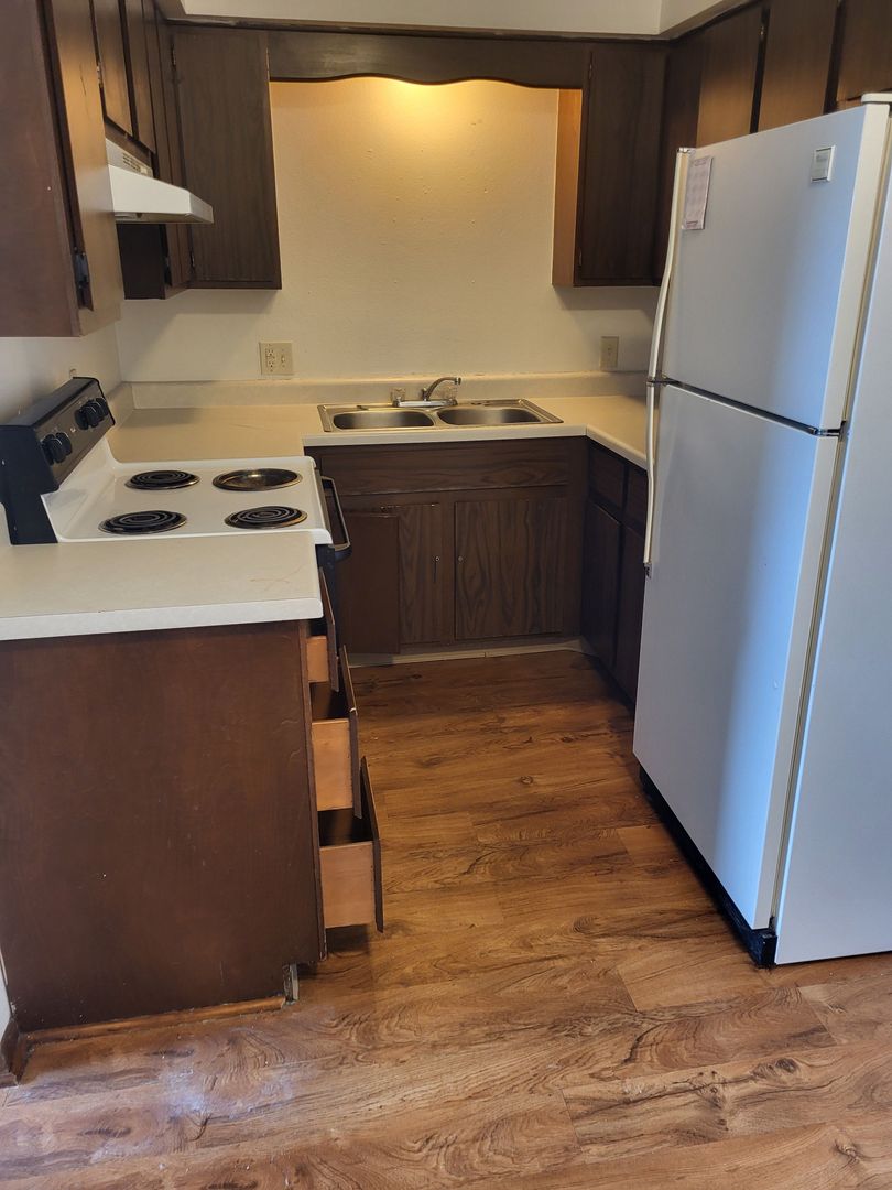 Bayard Apartment: 101 Main