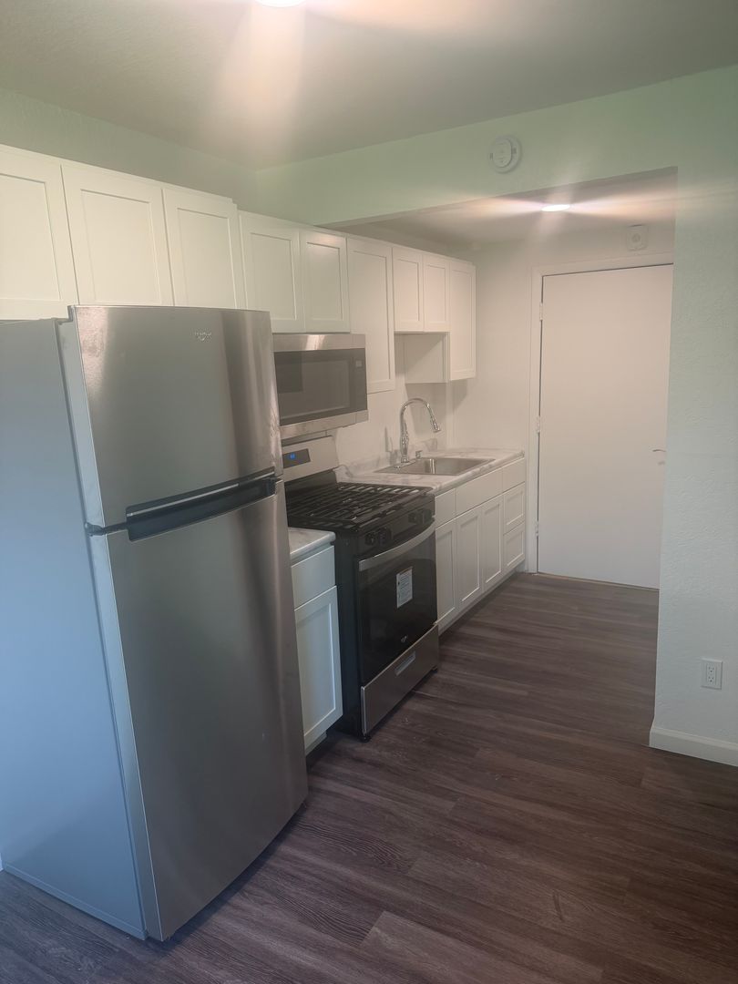 Charles City Apartment: 1416 Gilbert Street