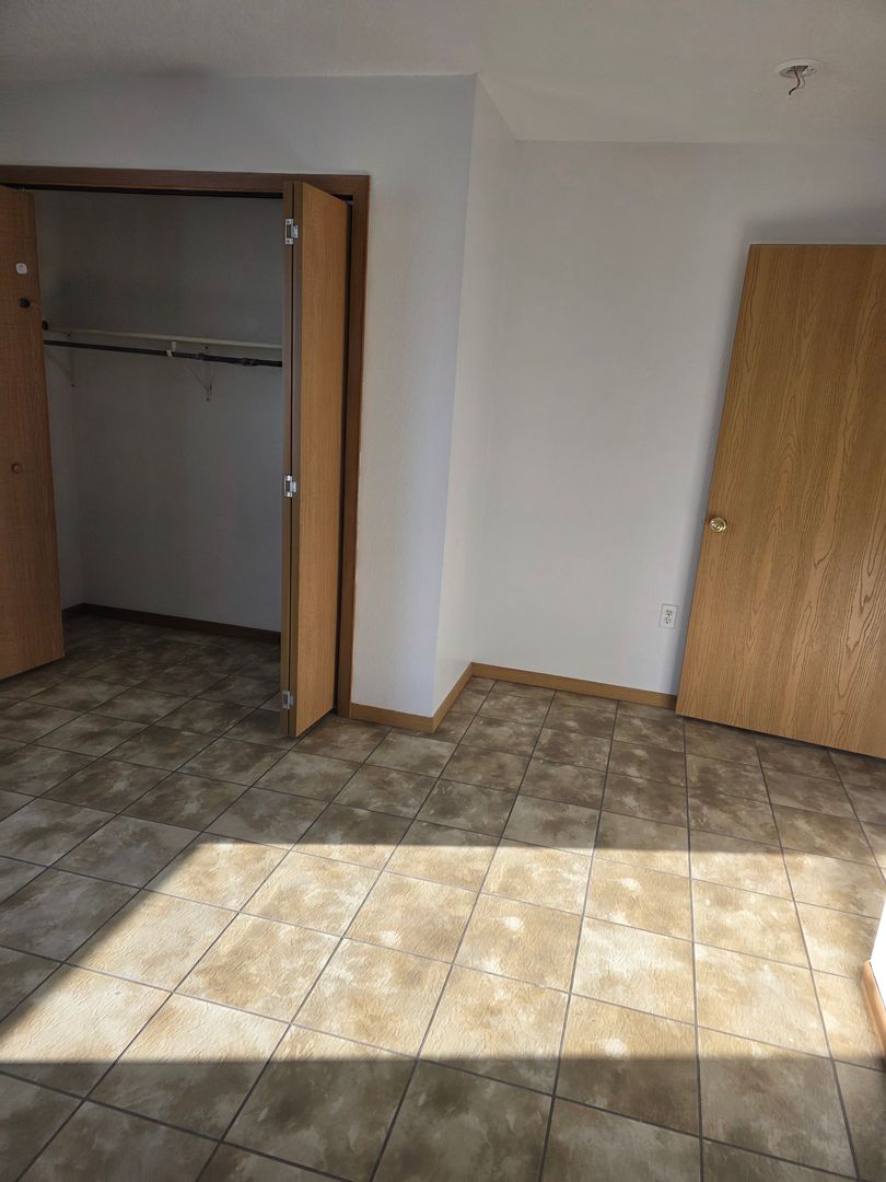 Postville Apartment: 439 States Drive