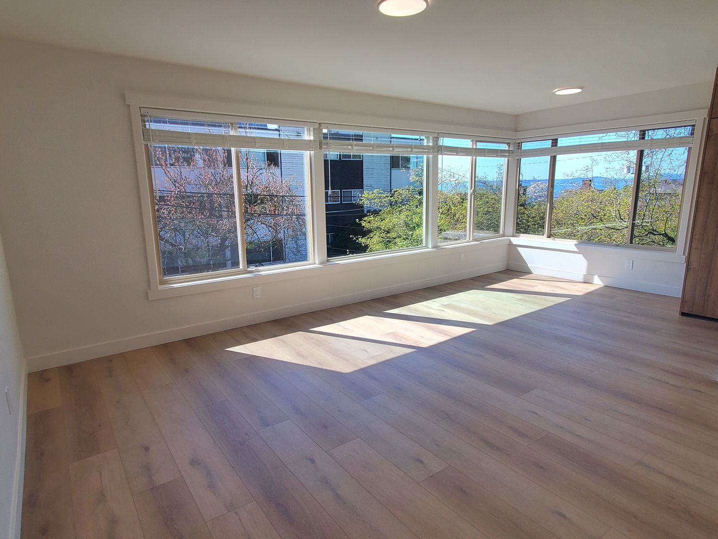 Seattle Apartment: 1101 Queen Anne Ave N