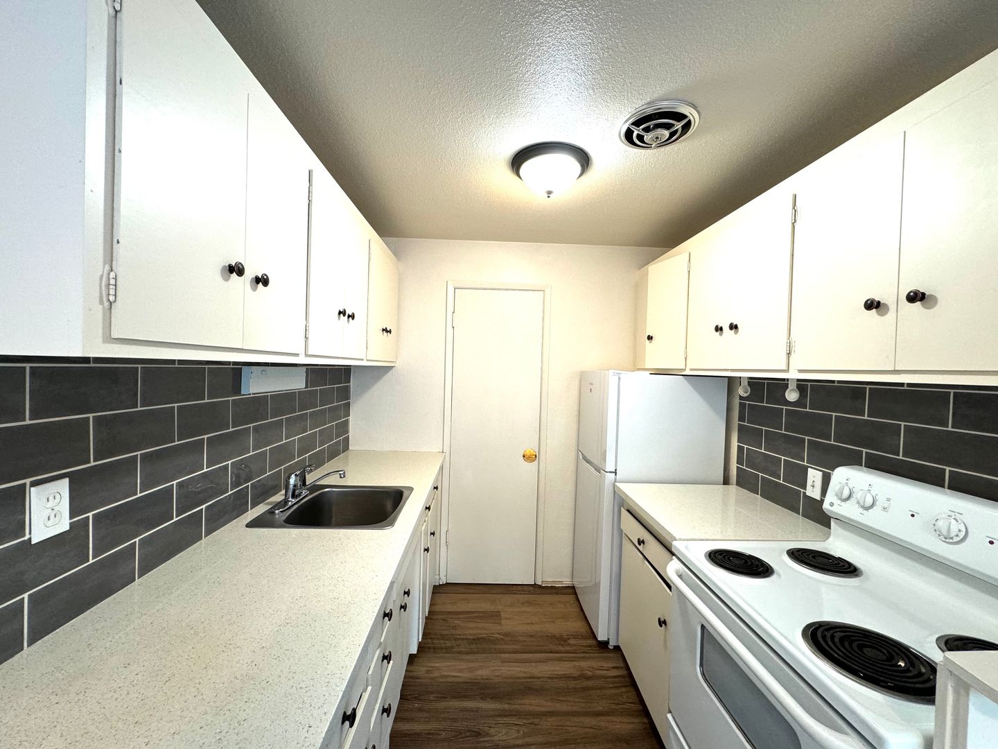 Seattle Apartment: 9043 35th Ave SW