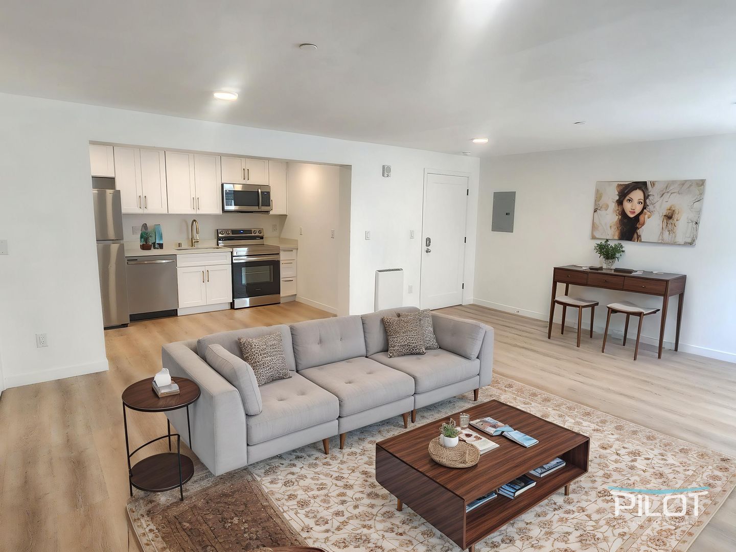 Seattle Apartment: 715 Nob Hill Ave N