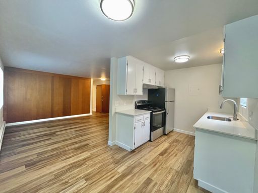 Beautiful One Bedroom in Prime Location! – photo 1