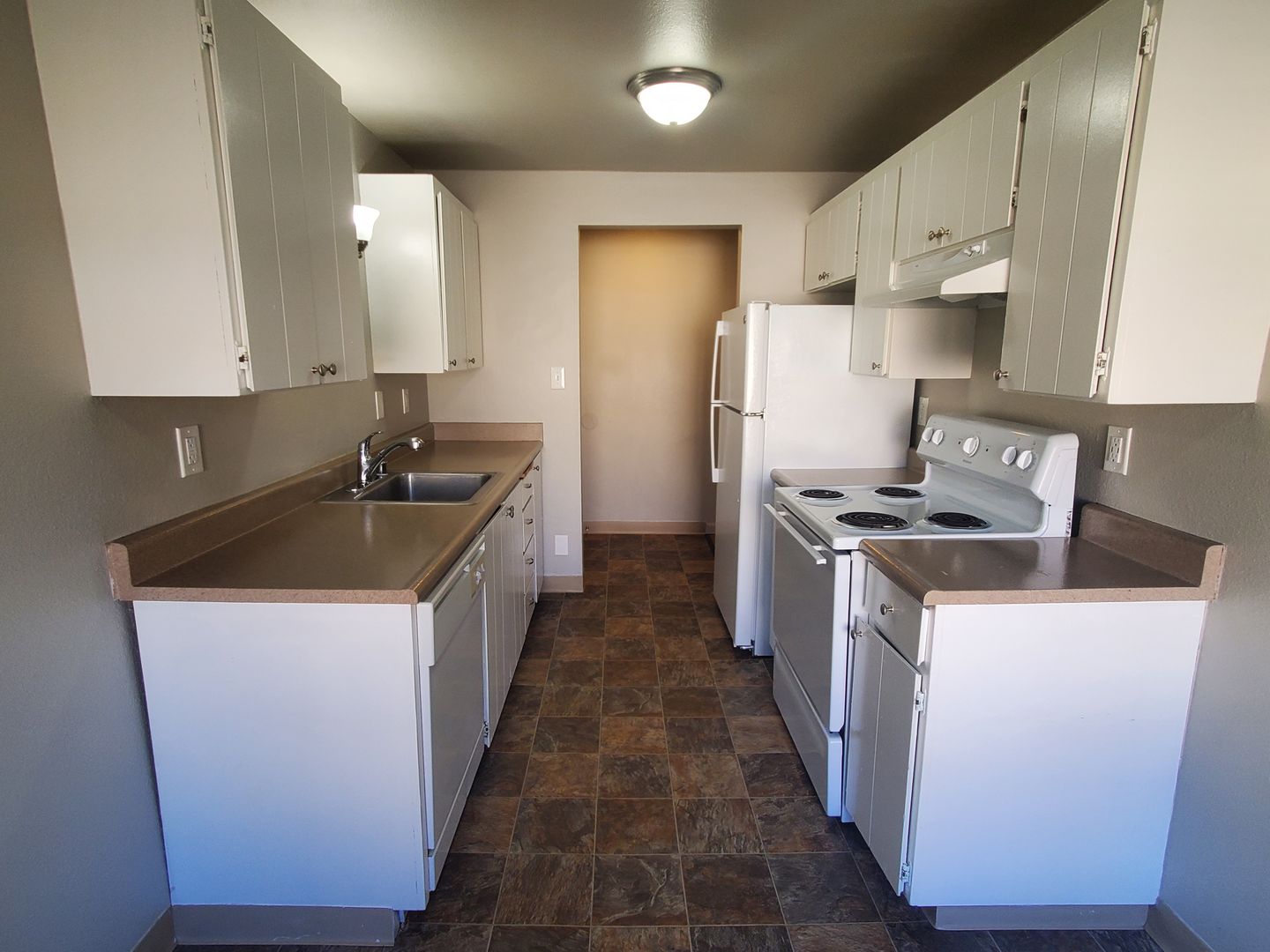 Puyallup Apartment: 322 9th Ave SE