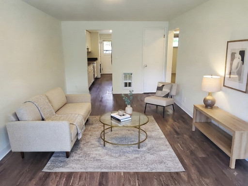 ONE MONTH FREE! Beautiful Two-Bed, One-Bath in Great Location!