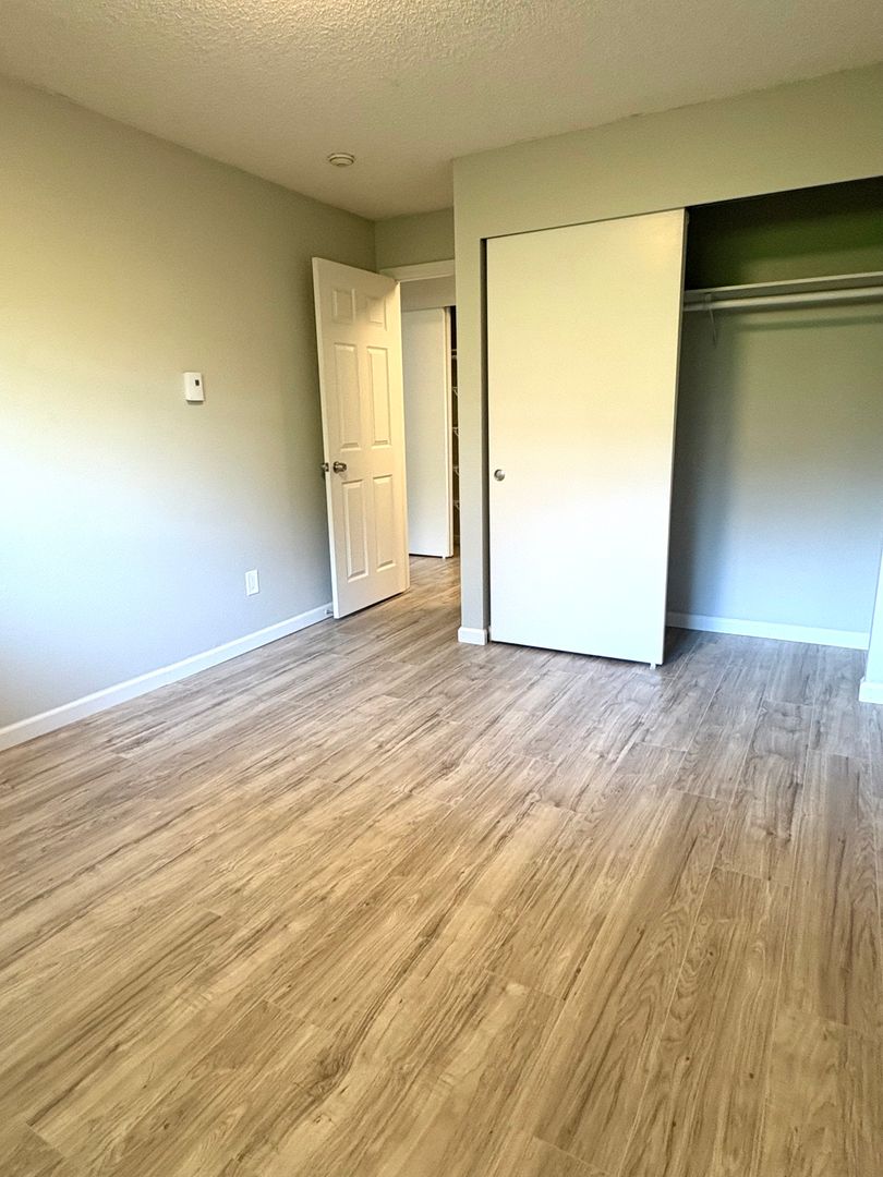 Glen Grove Apartments 12 of 15