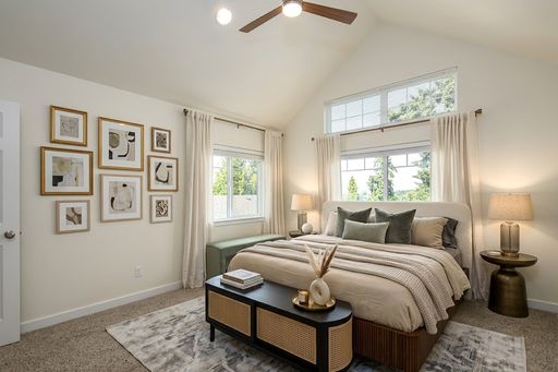 ONE MONTH FREE! Two-Bedroom Townhome with Private Garage and Gorgeous Kitchen in Everett! – photo 1