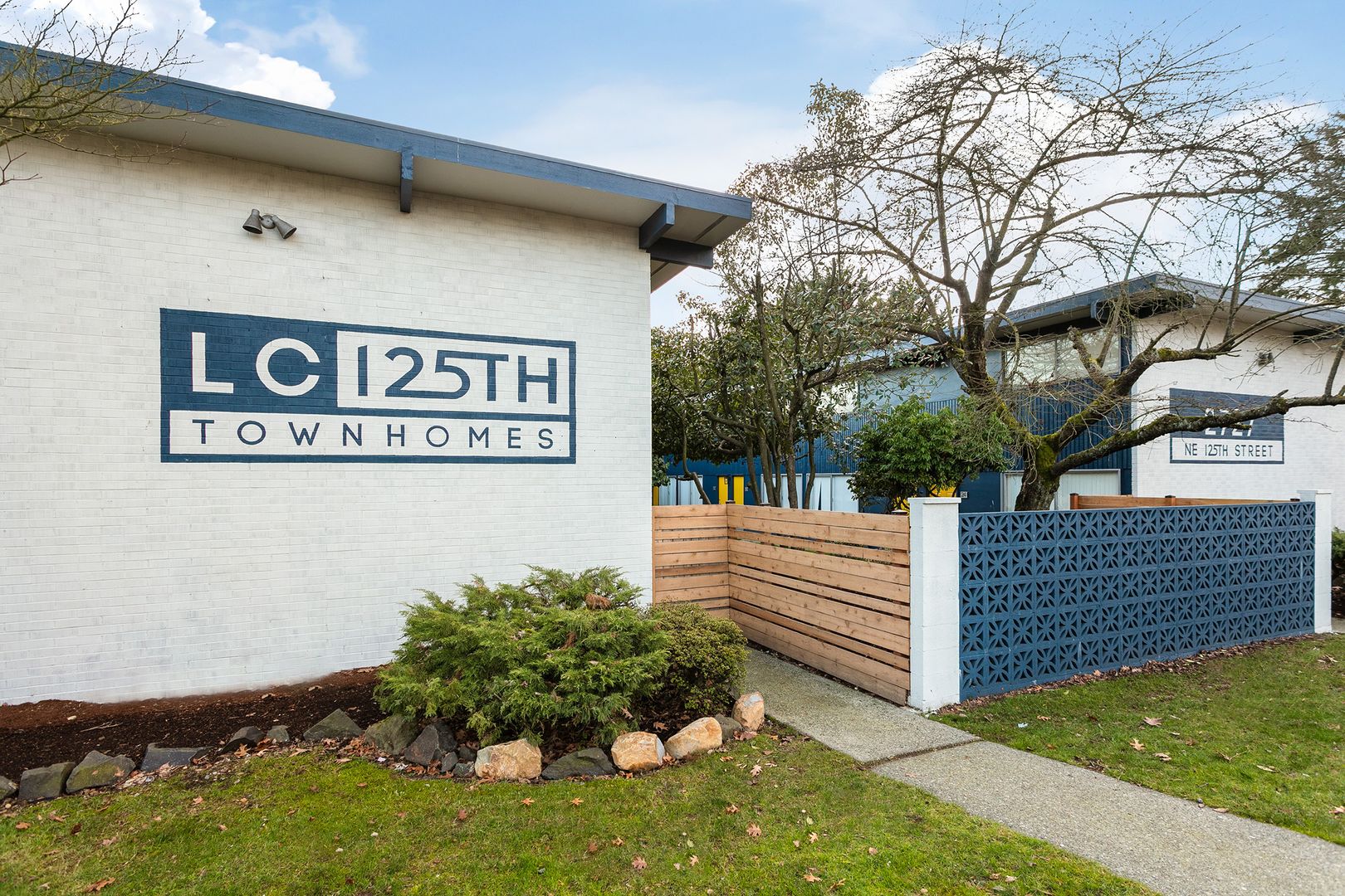Seattle Apartment: 2727 NE 125th Street
