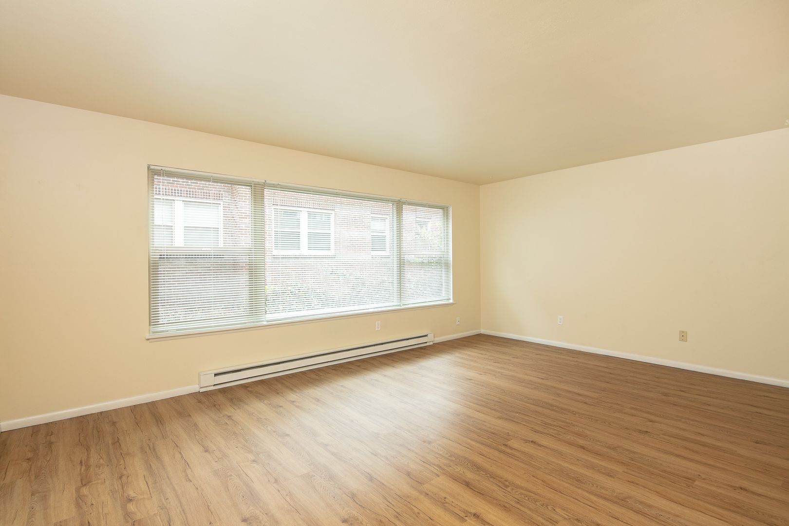 Seattle Apartment: 525 Bellevue Ave E