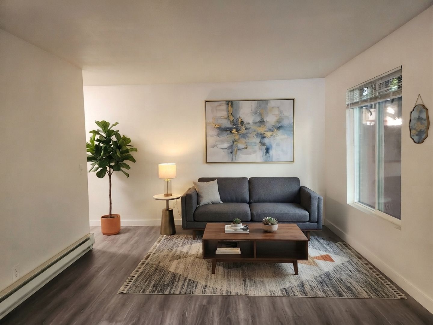 Seattle Apartment: 12340 33rd Ave NE
