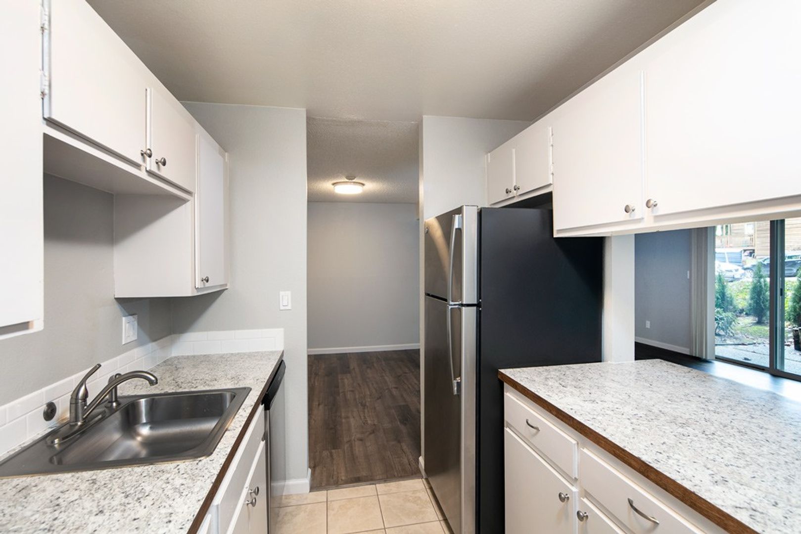 Glen Grove Apartments 6 of 12
