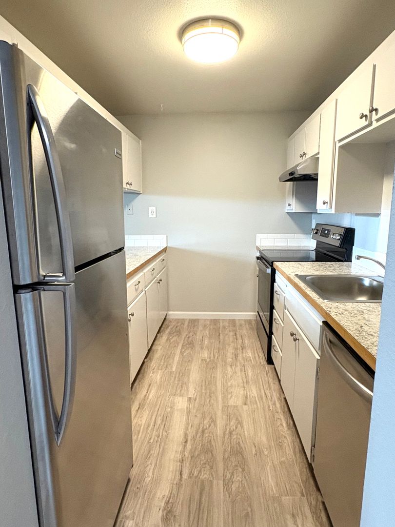 Glen Grove Apartments 7 of 15