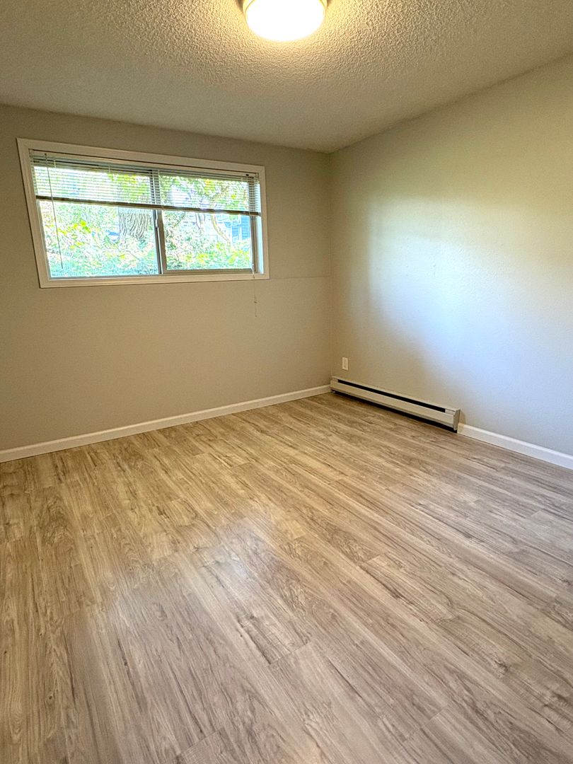 Glen Grove Apartments 14 of 15