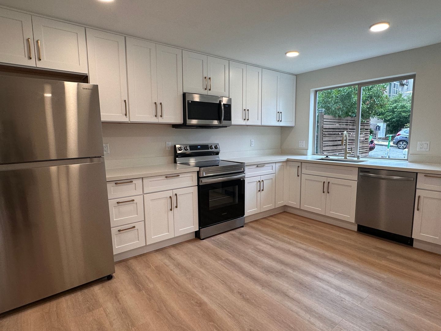 Seattle Apartment: 715 Nob Hill Ave N