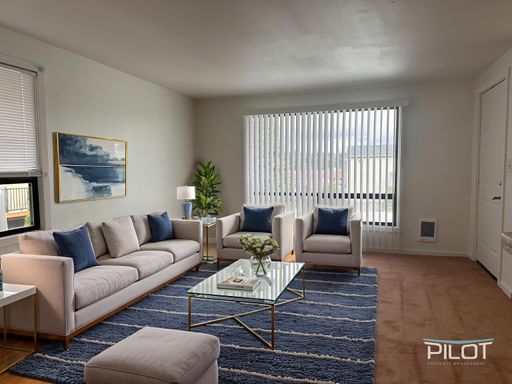 1 Bedroom in Close Proximity to Greenlake with Parking Included! – photo 1