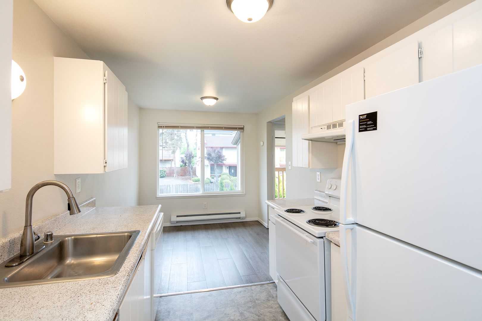 Puyallup Apartment: 322 9th Ave SE