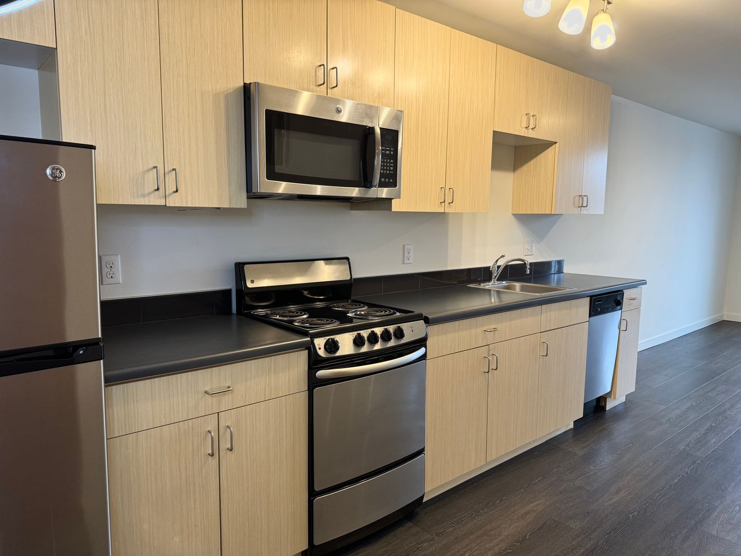 Seattle Apartment: 5216 Brooklyn Ave NE