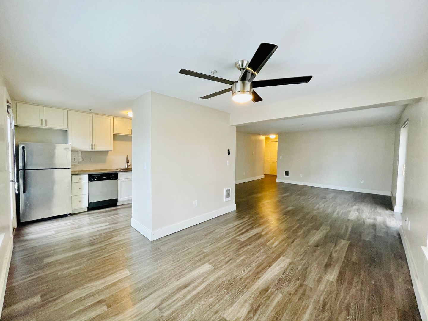 Seattle Apartment: 411 10th Ave