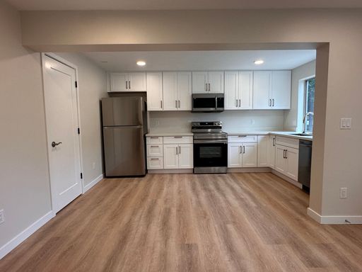 One Bedroom with In-Unit Laundry in Queen Anne! – photo 1