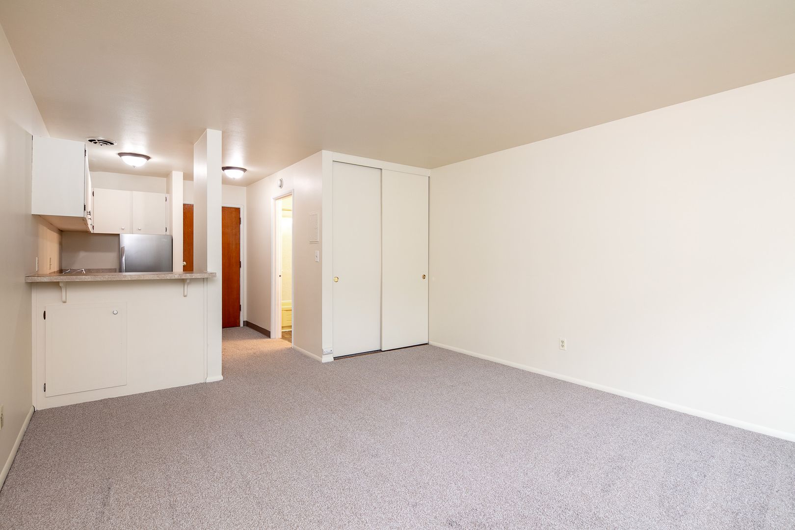 Seattle Apartment: 525 Bellevue Ave E