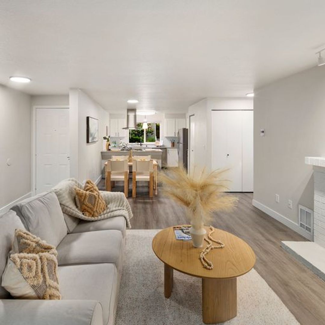 Woodinville Apartment: 14309 NE Woodinville Duvall Rd