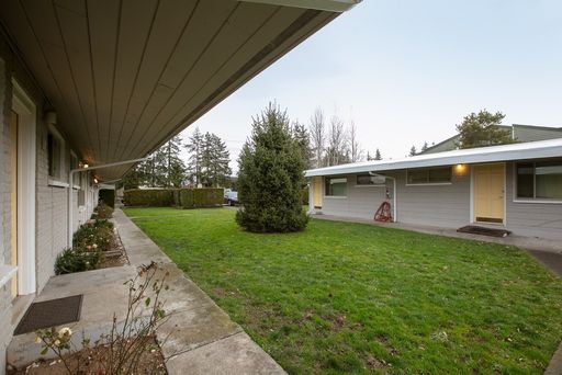 ONE MONTH FREE! Modern Two-Bed w/ Lightrail Access!
