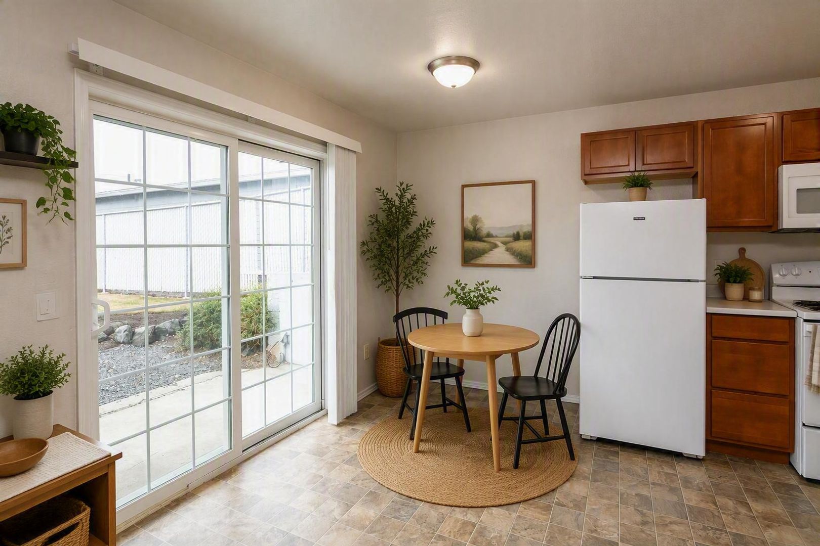 Everett Apartment: 832 W Casino Rd