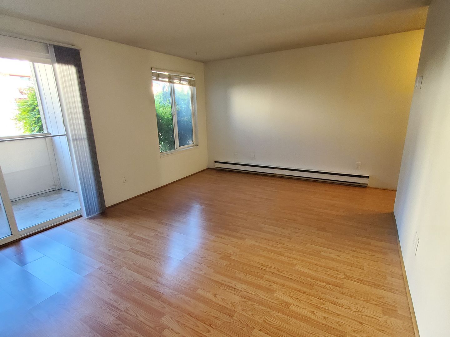 Puyallup Apartment: 322 9th Ave SE