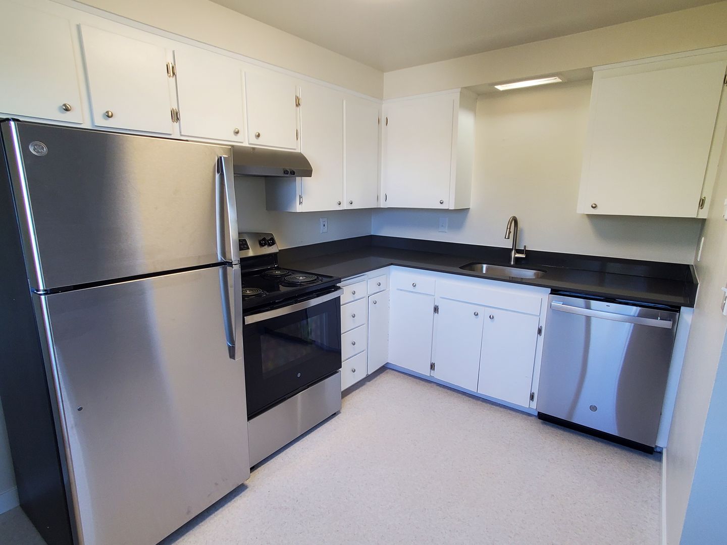 Renton Apartment: 980 Edmonds Ave NE