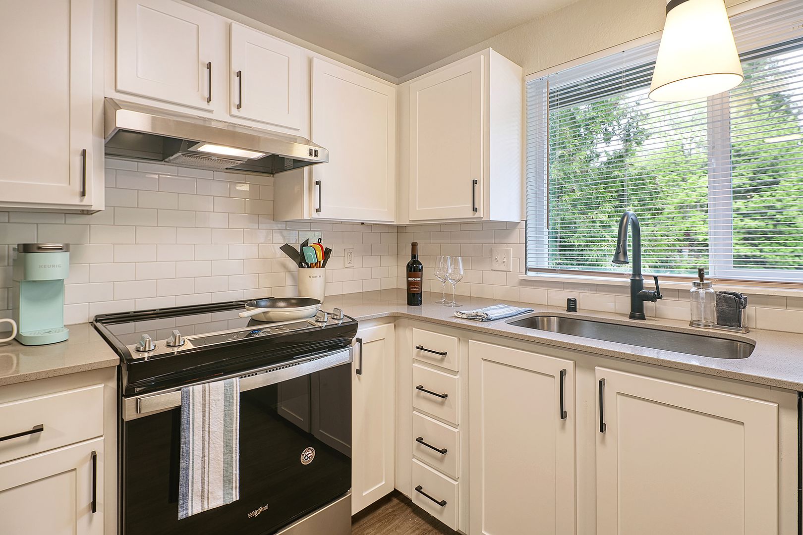 Woodinville Apartment: 14309 NE Woodinville Duvall Rd