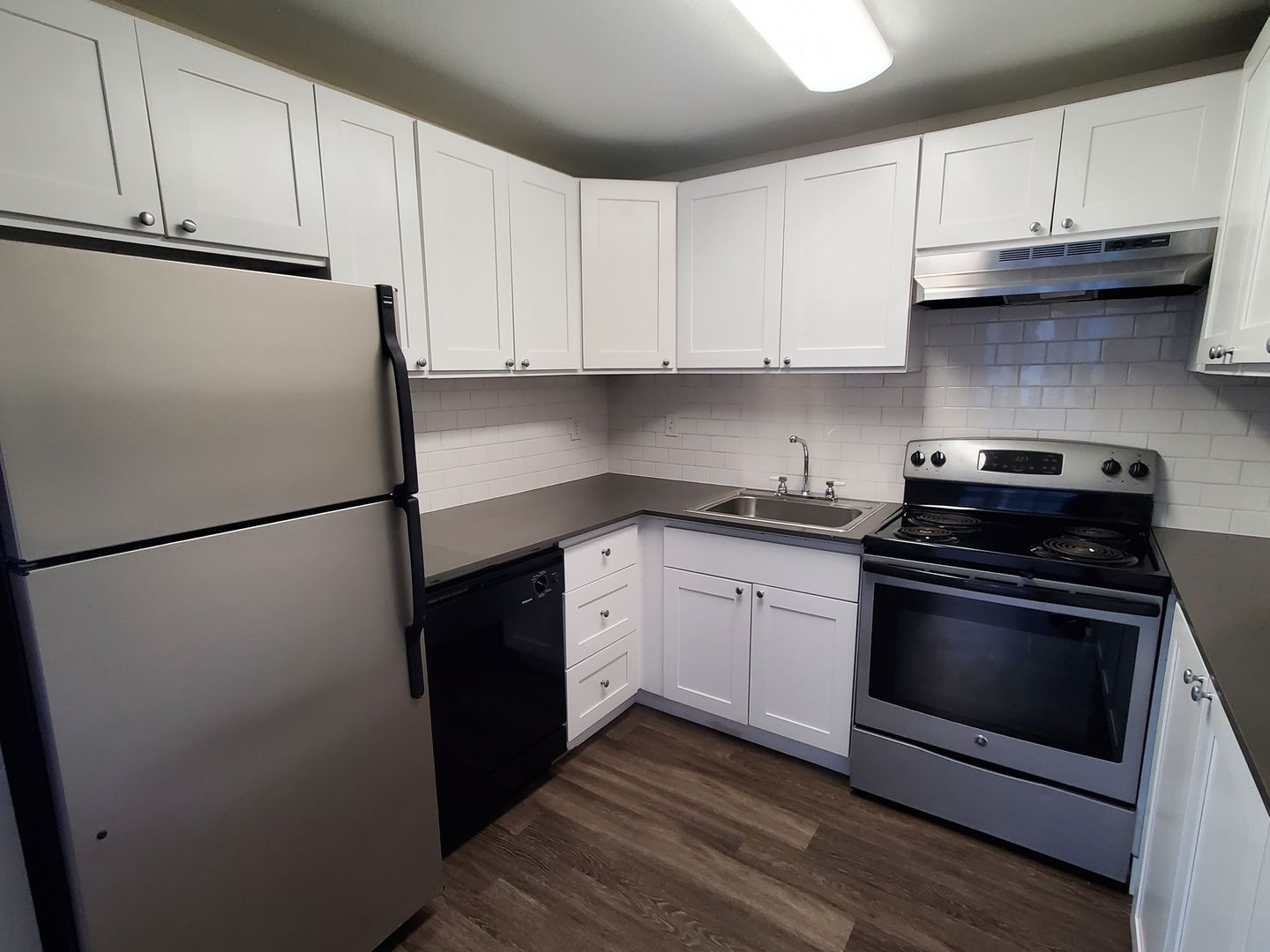 Seattle Apartment: 411 10th Ave