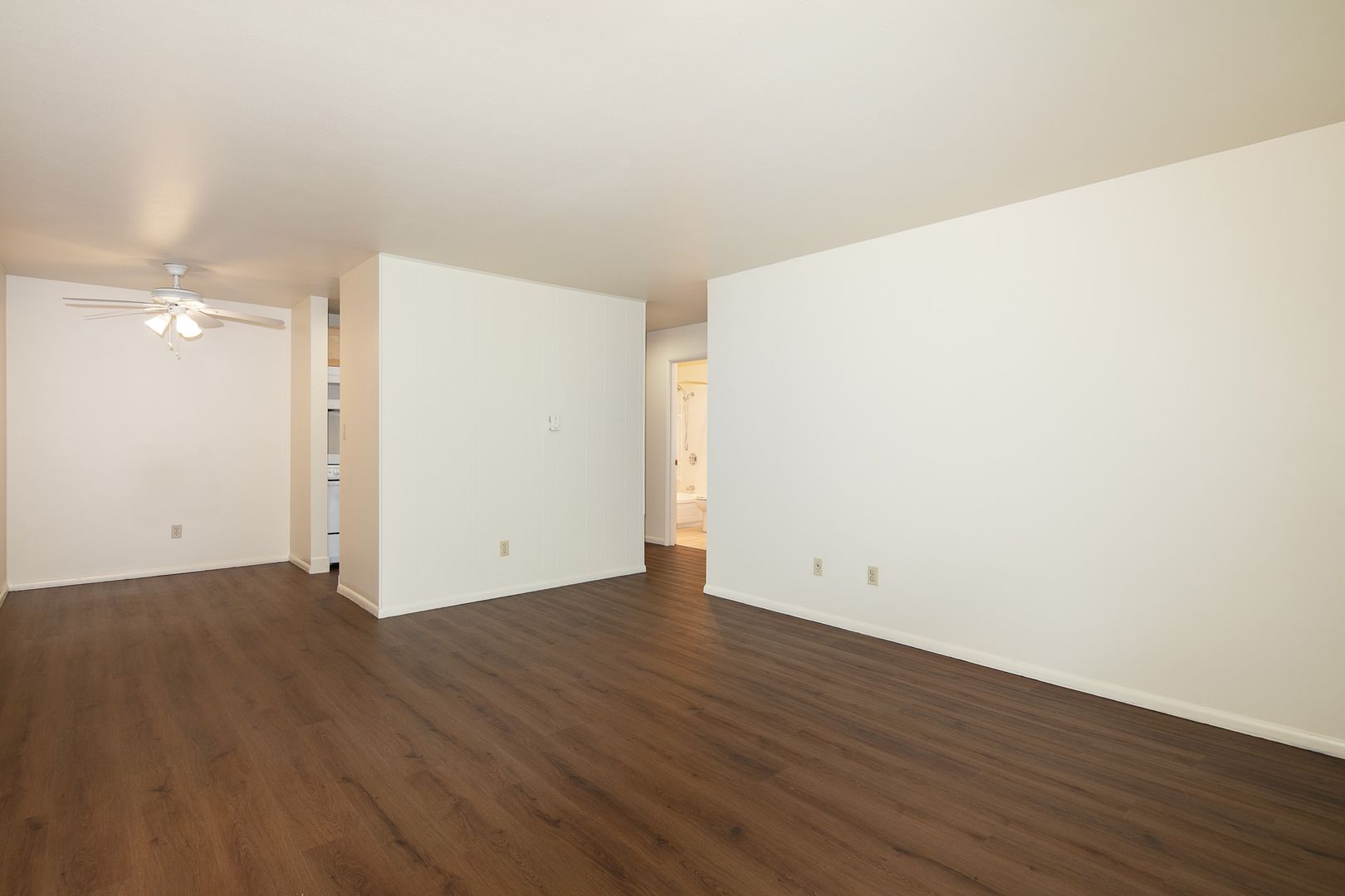 Seattle Apartment: 525 Bellevue Ave E