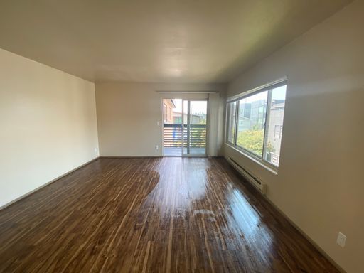 Spacious 1BR with Lots of Storage in the Heart of the U-District – photo 1