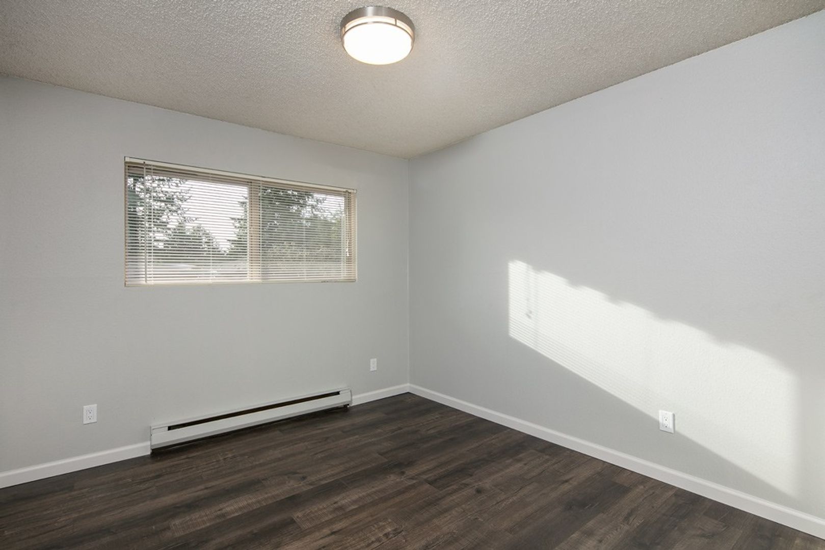 Glen Grove Apartments 7 of 12