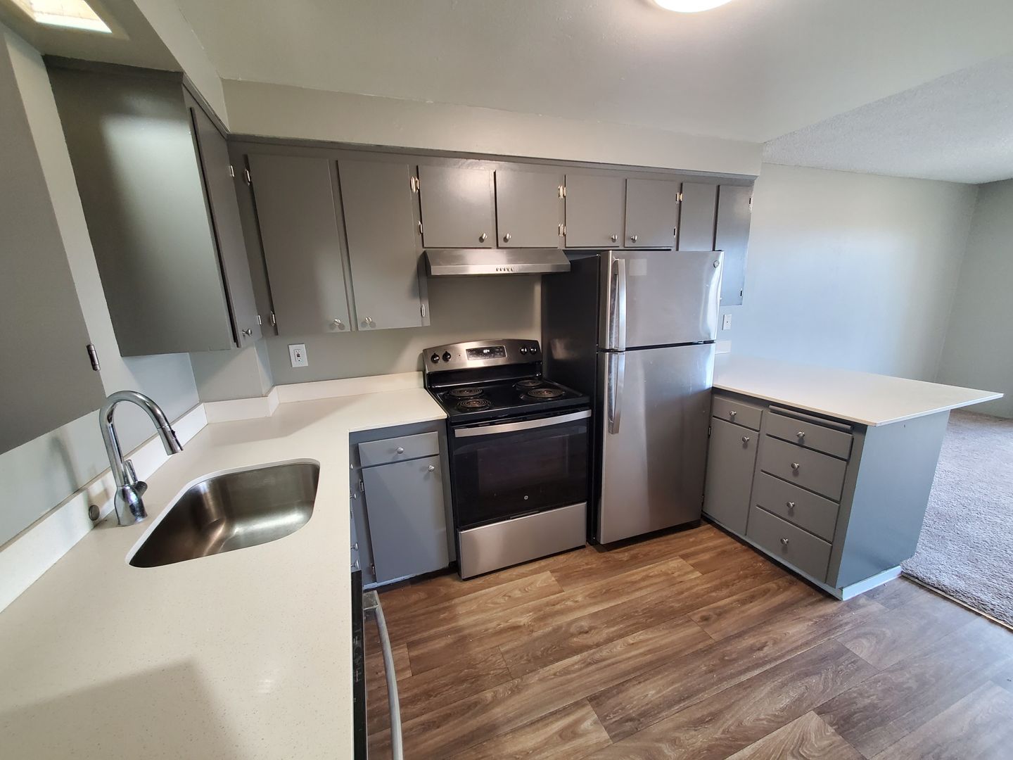 Renton Apartment: 980 Edmonds Ave NE