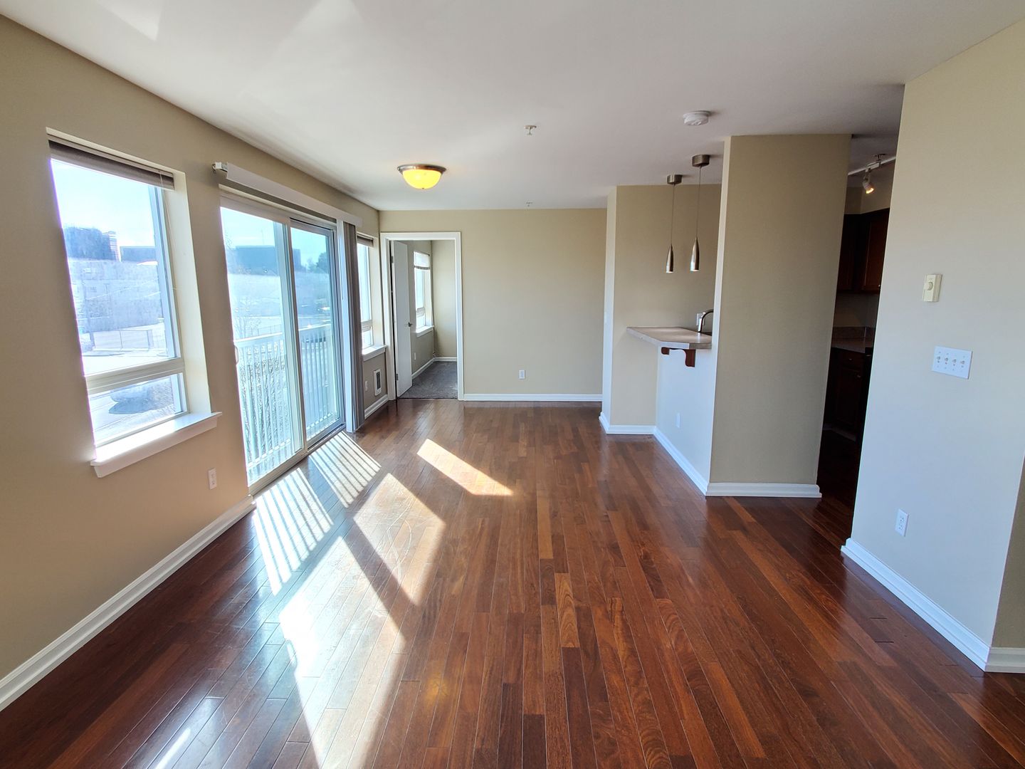 Tacoma Apartment: 815 S 9th St