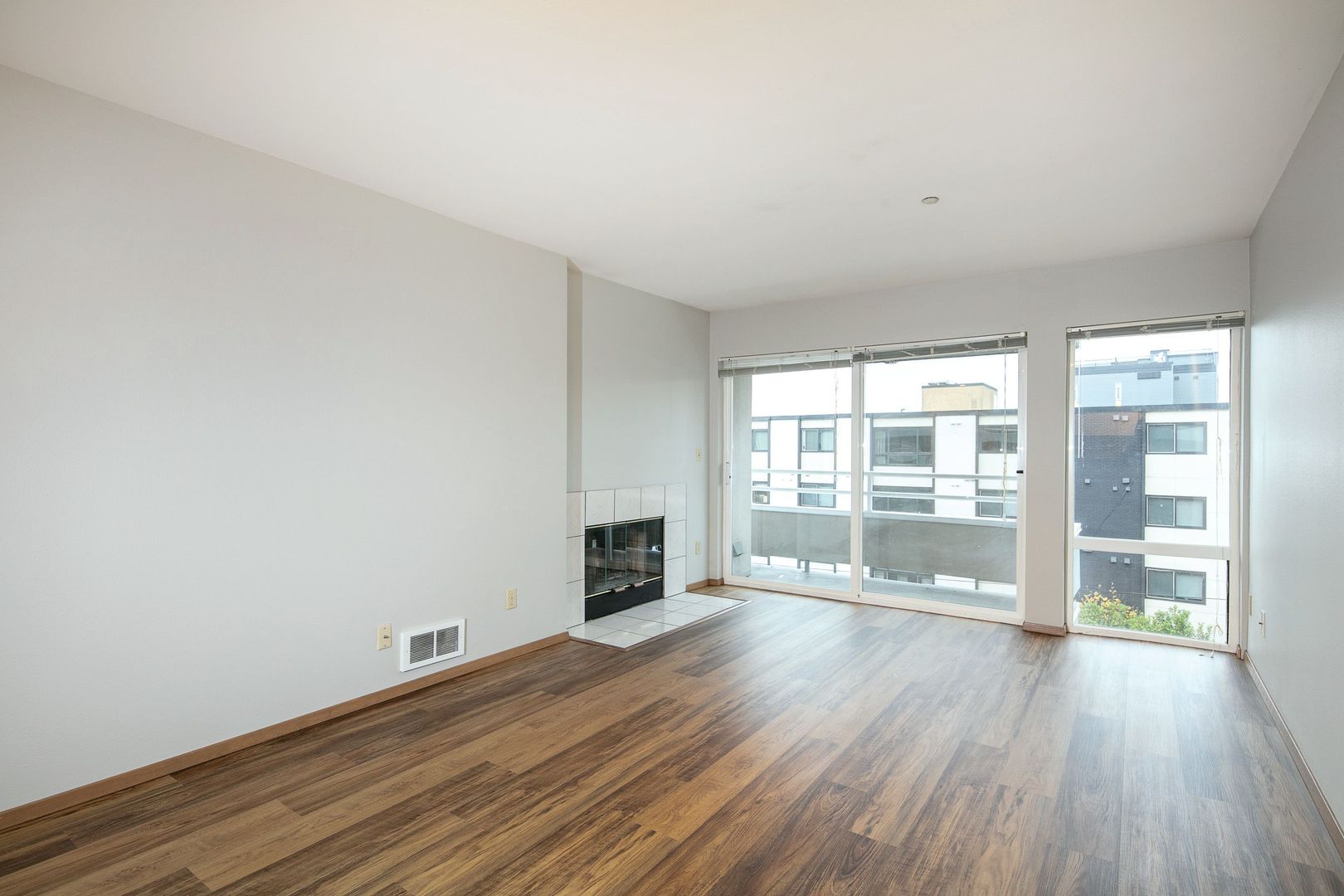 Seattle Apartment: 323 West Republican St