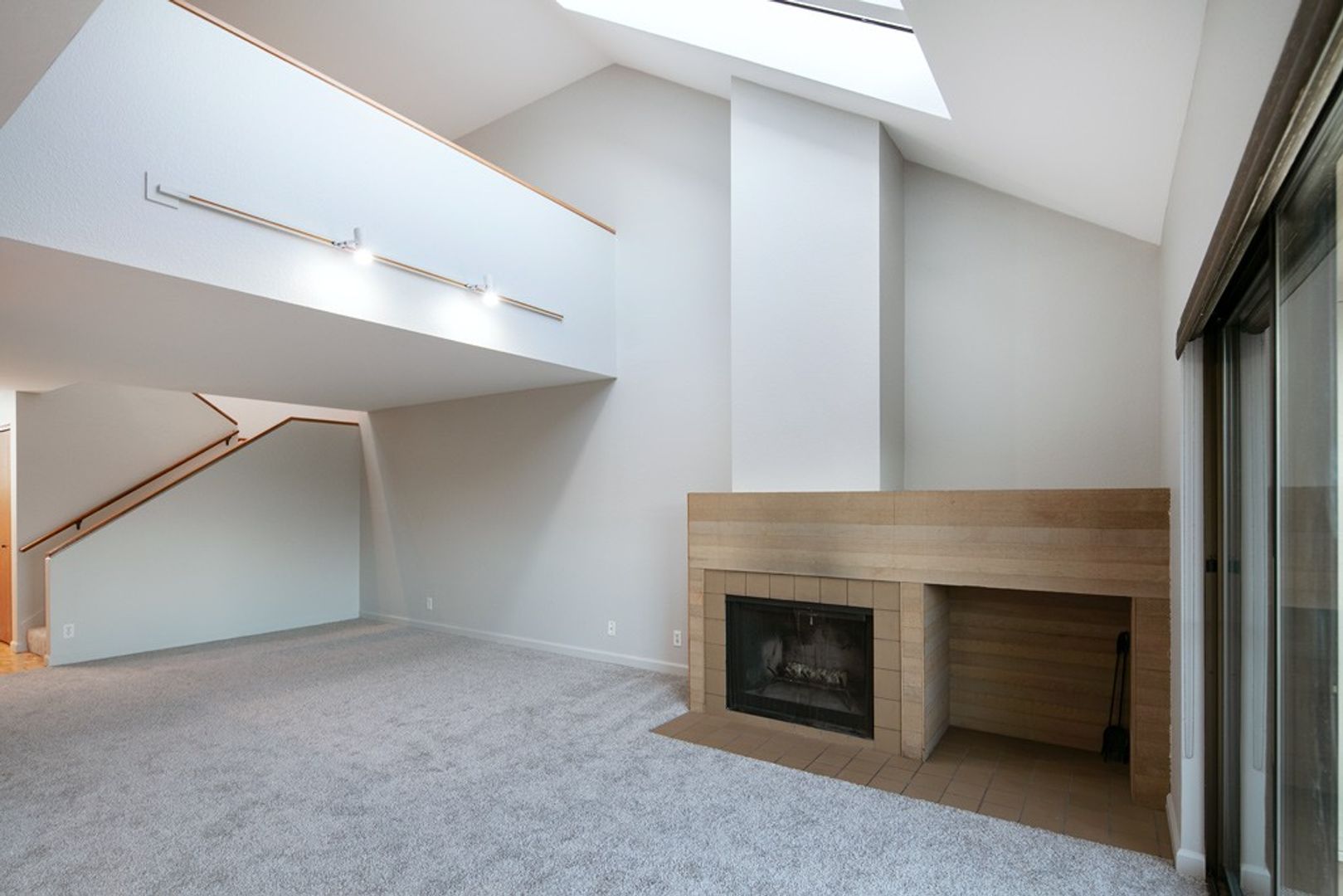 Seattle Apartment: 3628 24th Pl W