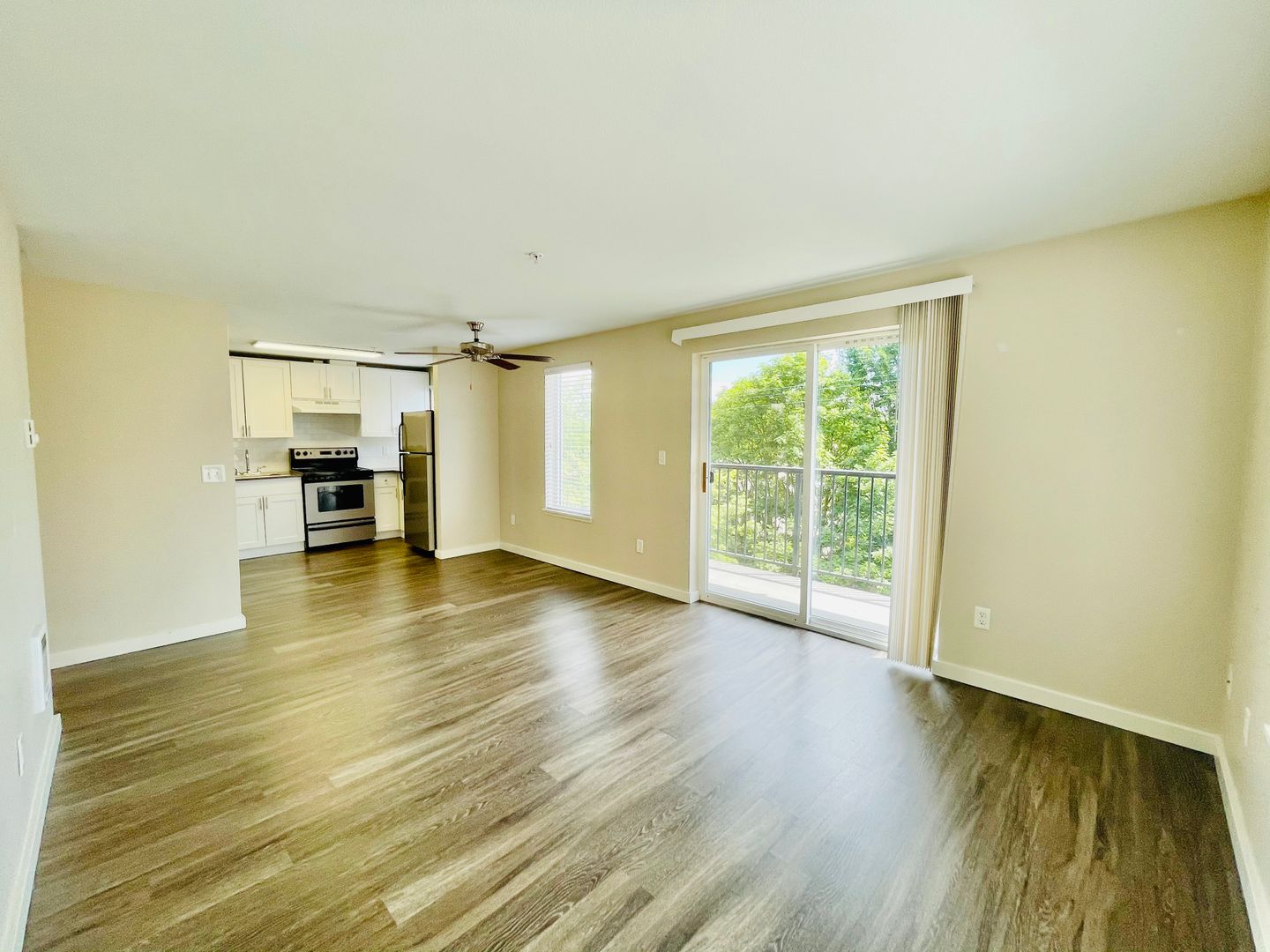 Seattle Apartment: 411 10th Ave