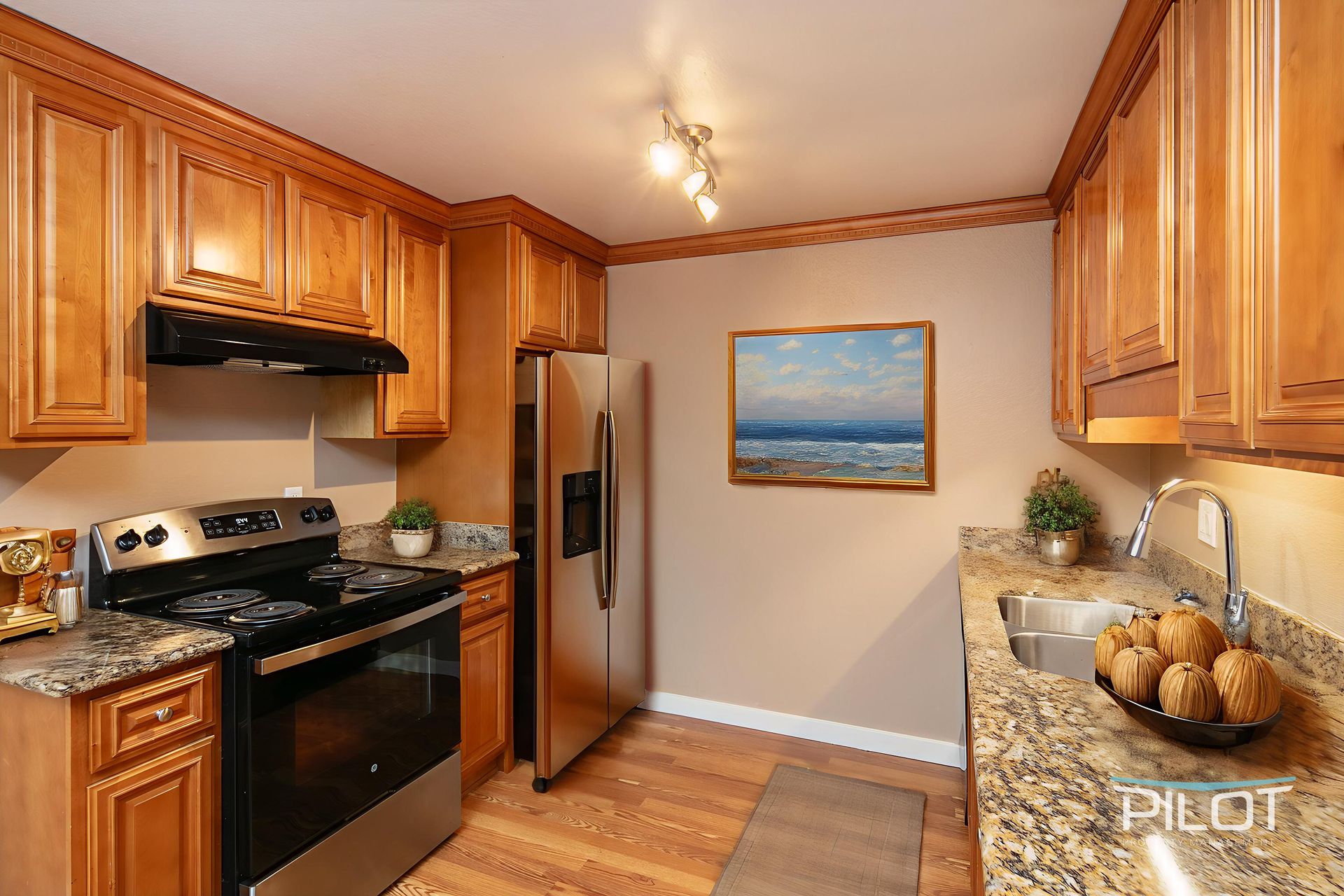 Estada Apartments 2 of 12