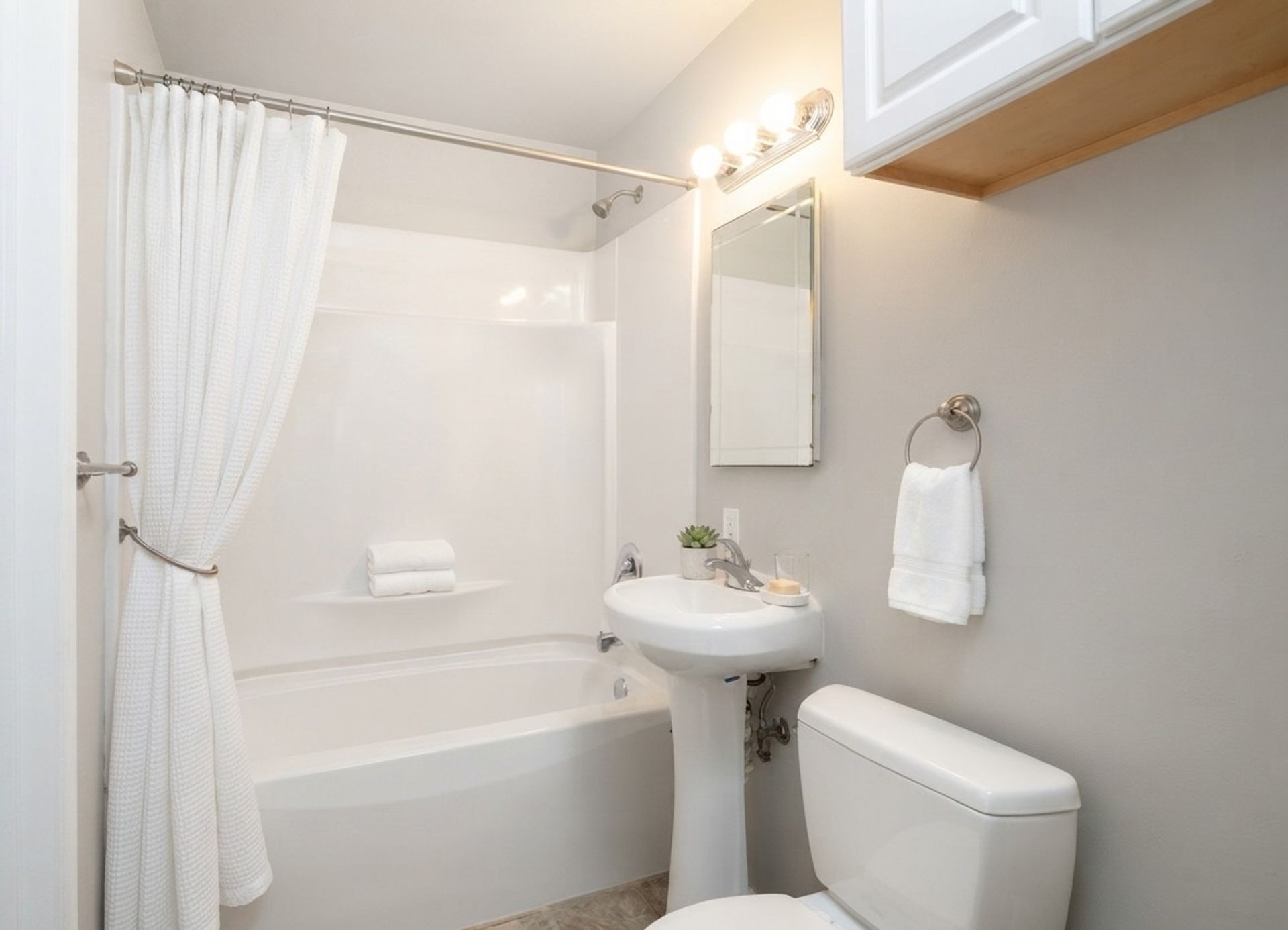717 Llewellyn Place 1 of 12