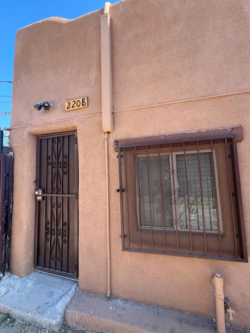 Tucson House: 2208 S 5th Ave, Apt. 3