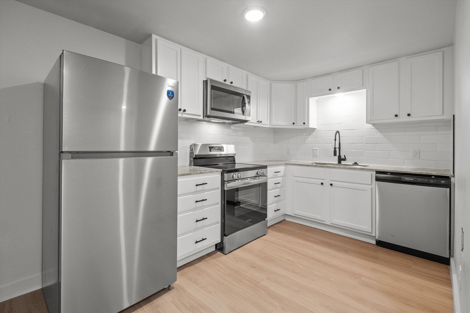 Tyler Apartment: 533/535 South Bonner Ave