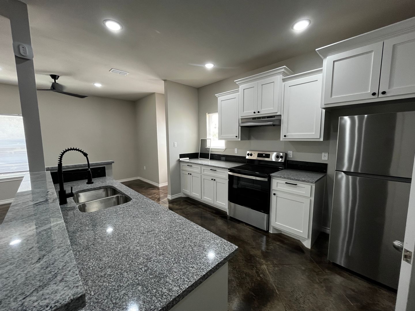 Tyler Apartment: 705 Cr 326 E