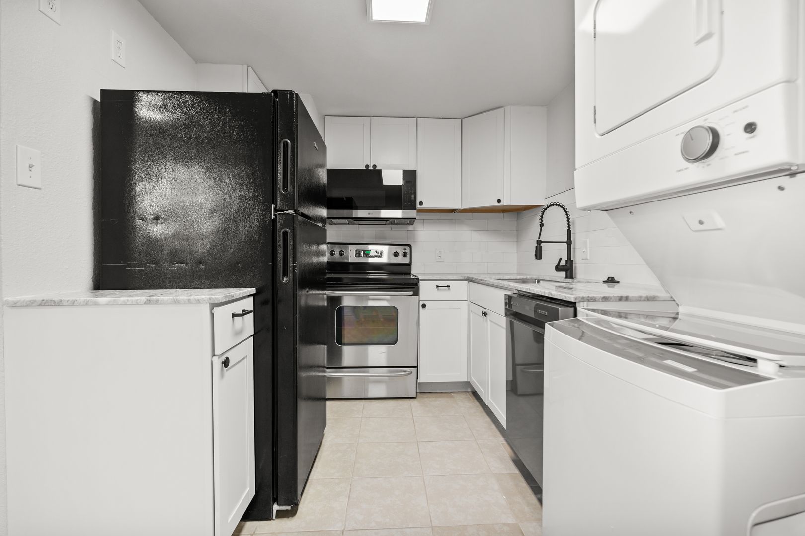 Tyler Apartment: 533/535 South Bonner Ave