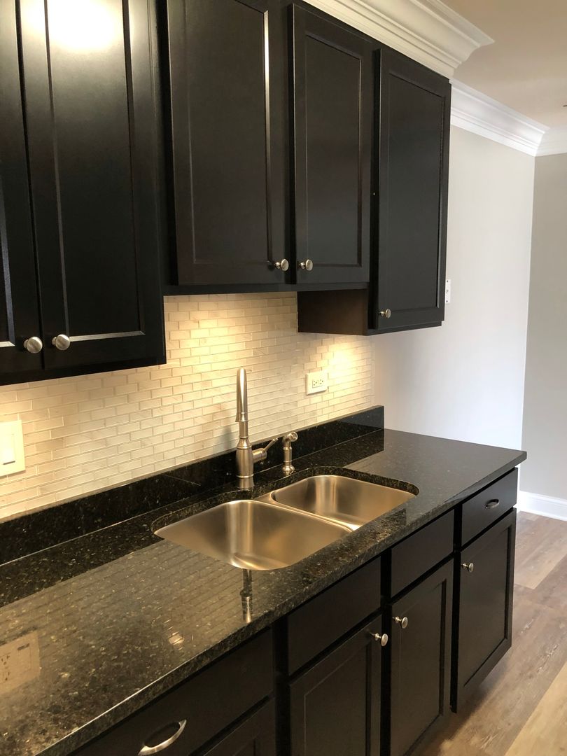 Downers Grove Apartment: 904 Curtiss Street