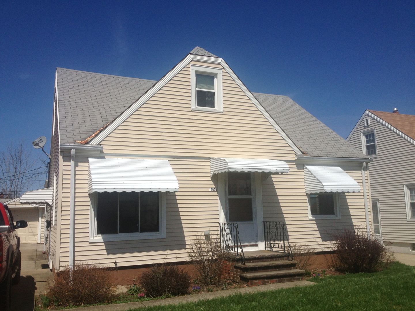 Garfield Heights House: 12905 York Blvd