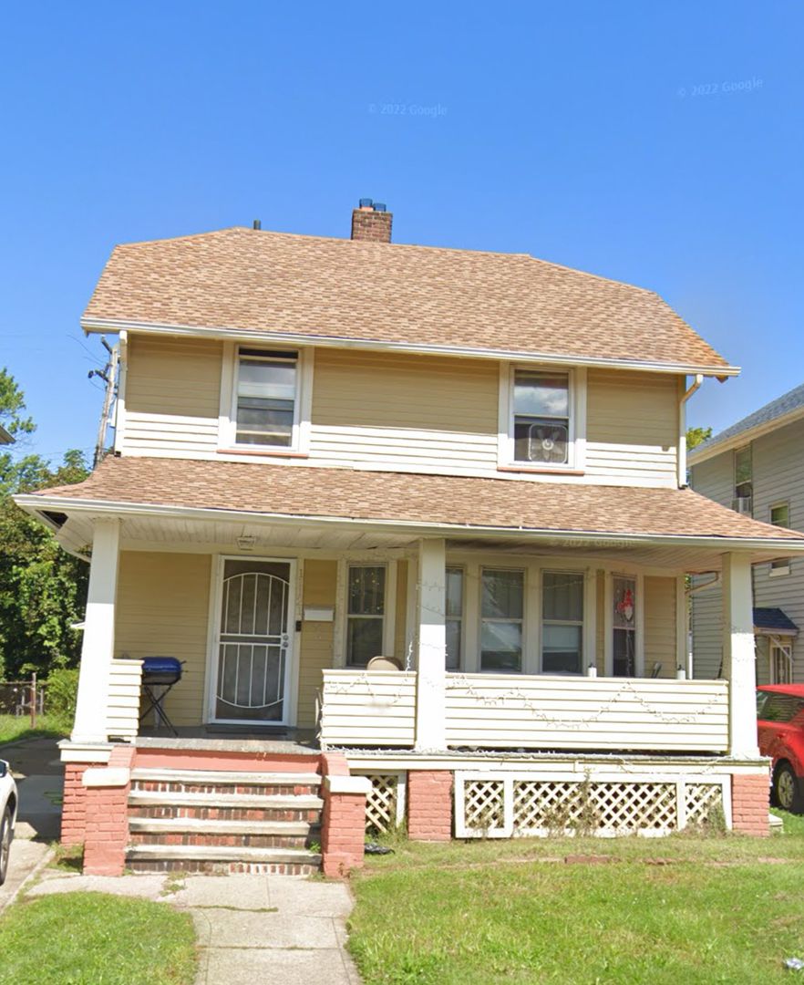 Cleveland House: 11121 Continental Ave.
